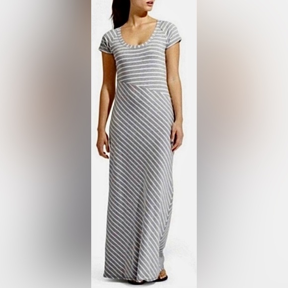 Athleta Dresses & Skirts - Athleta Short sleeve Makai Jersey Striped Maxi Dress